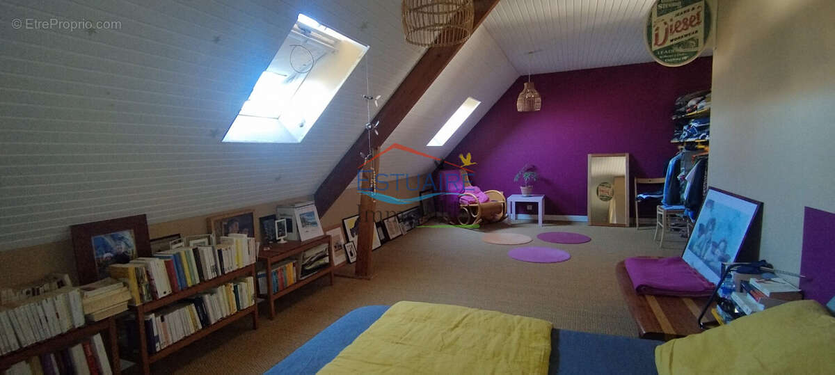 Maison 175 m² à Saint-Etienne-De-Montluc  - photo 8