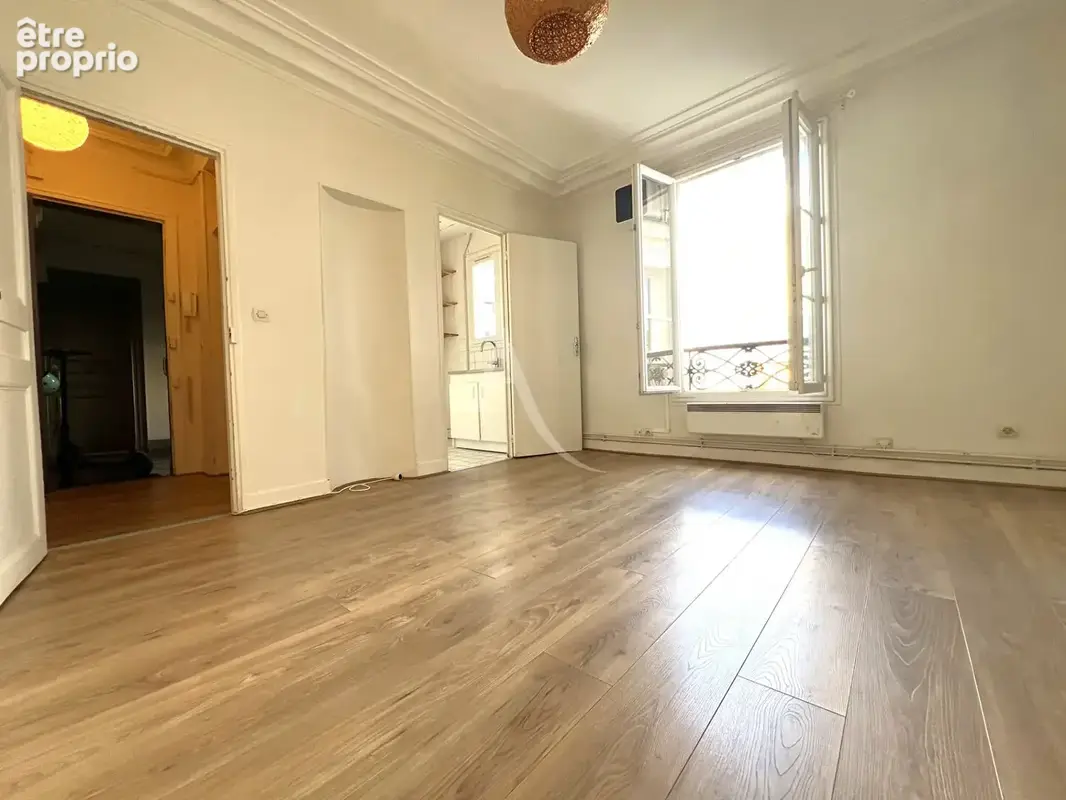 Appartement à PARIS-11E