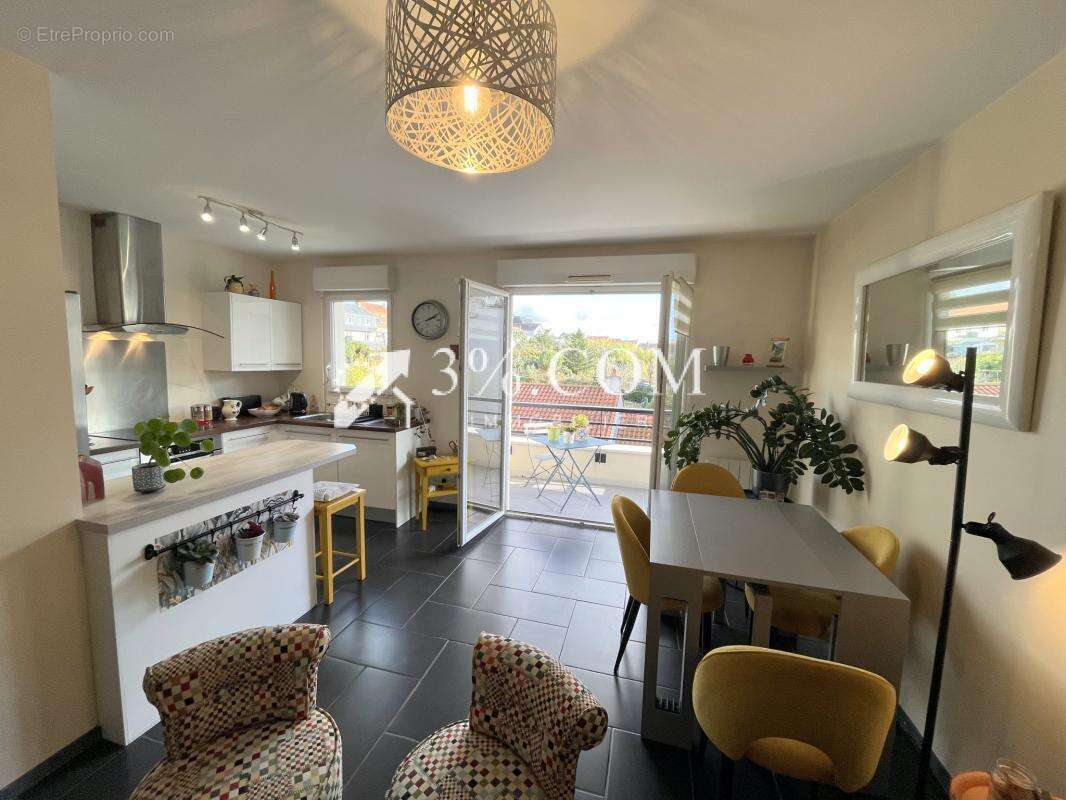 Appartement à INDRE