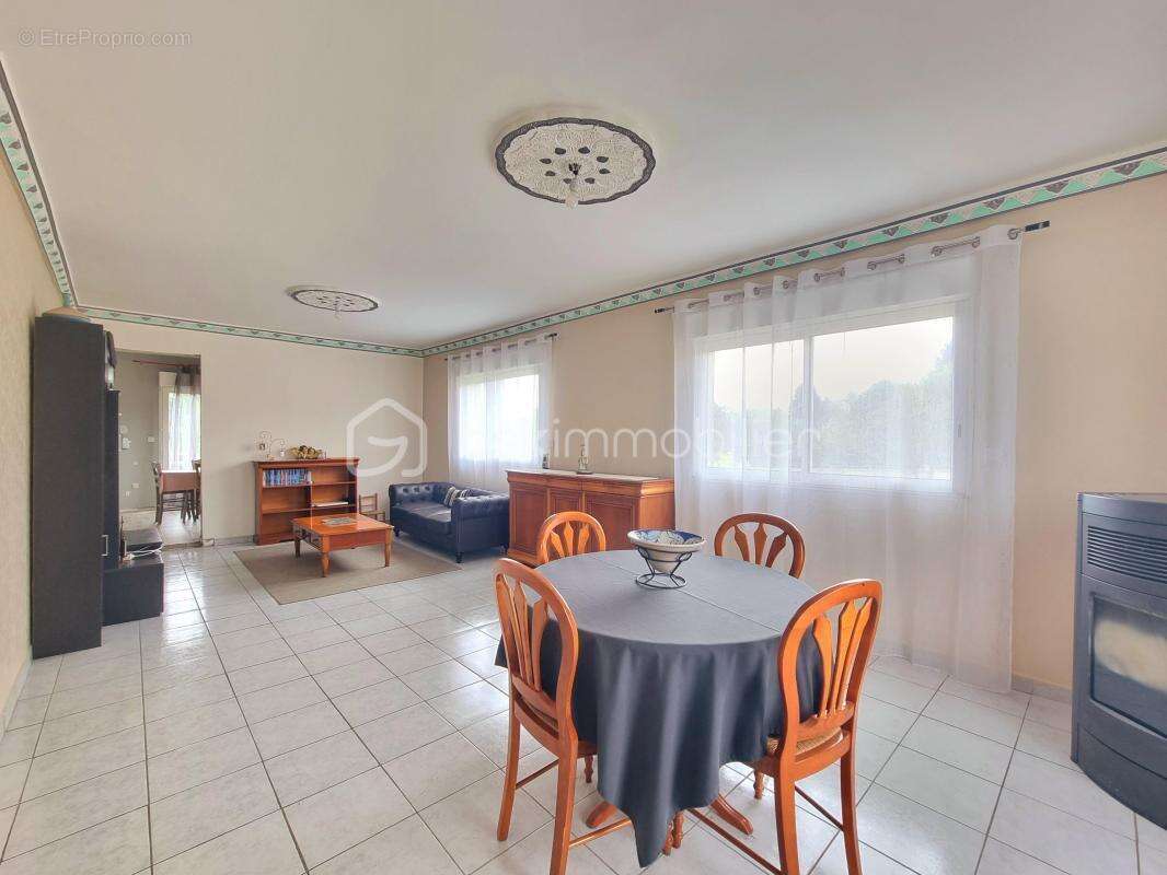 Maison à LONGUEVILLE