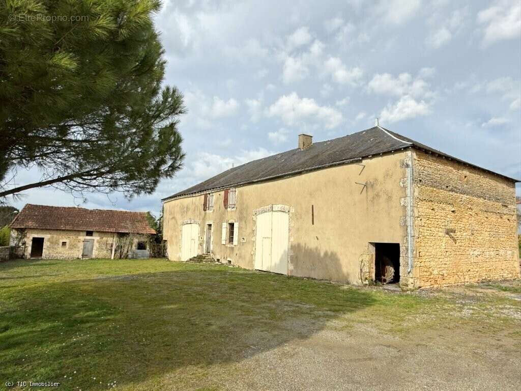 Maison à VERTEUIL-SUR-CHARENTE