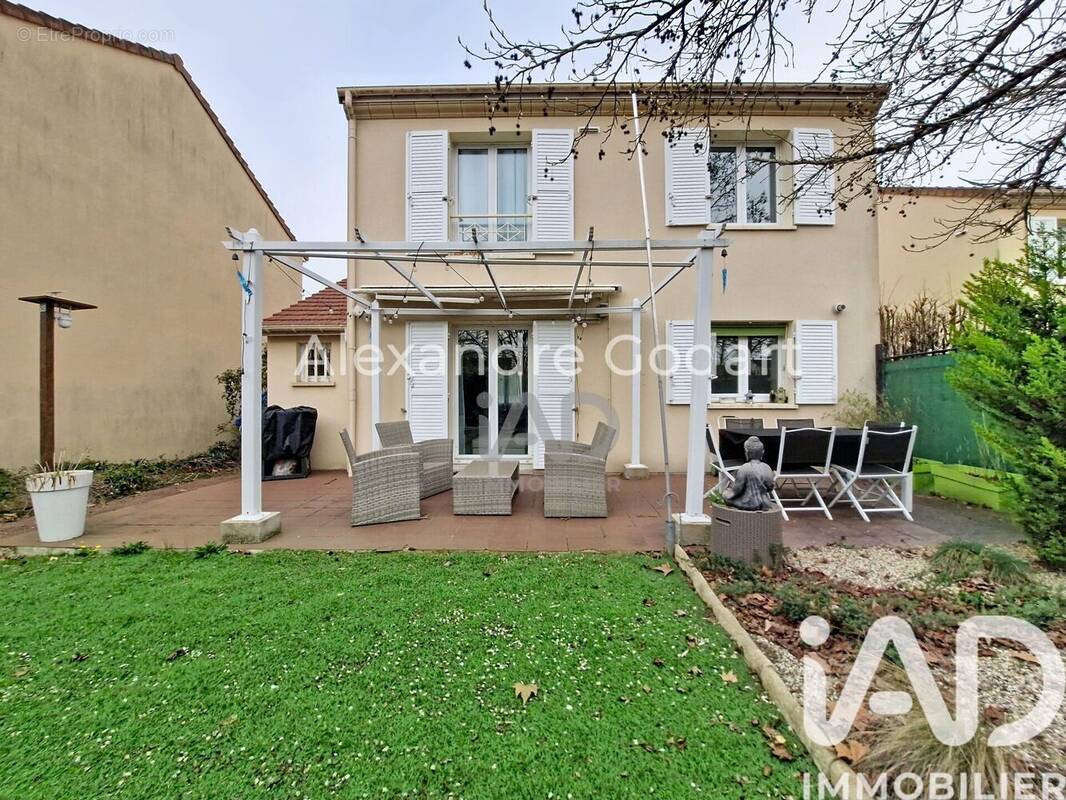 Photo 1 - Maison à LIEUSAINT