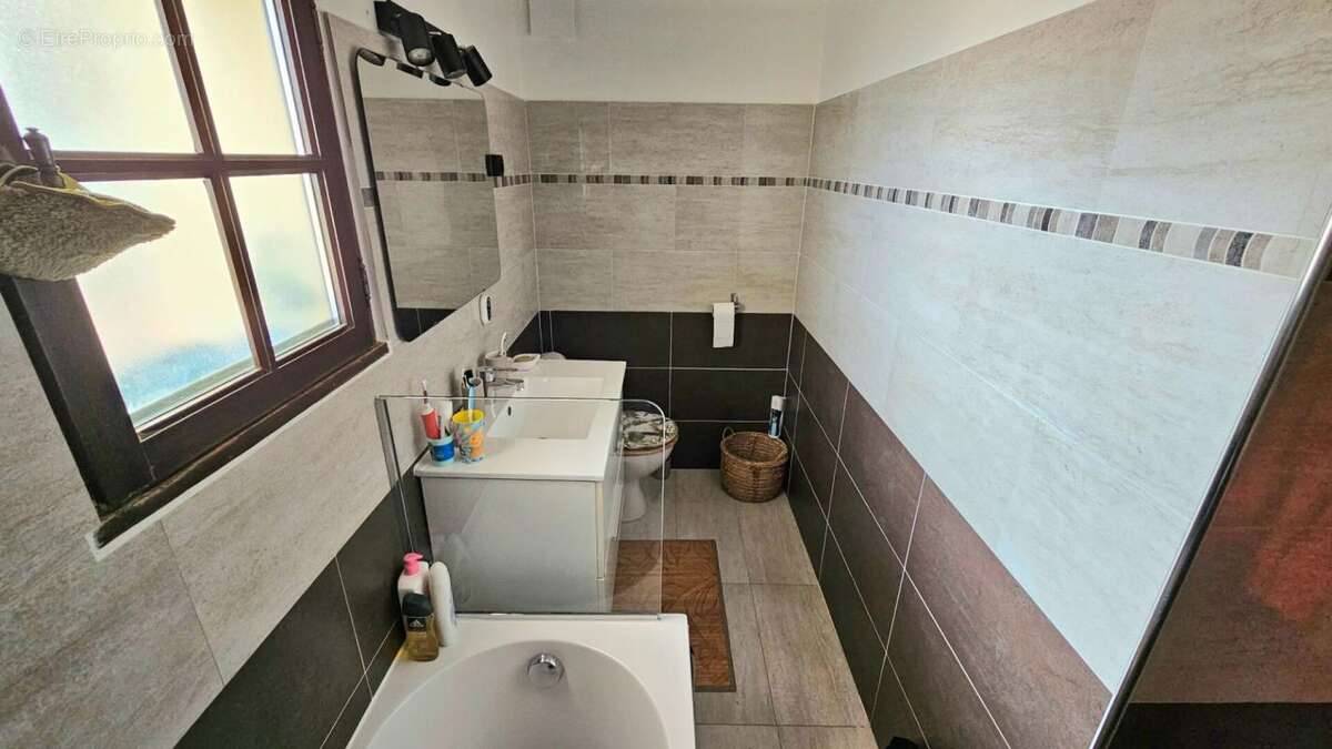 Appartement à CLAVIERS