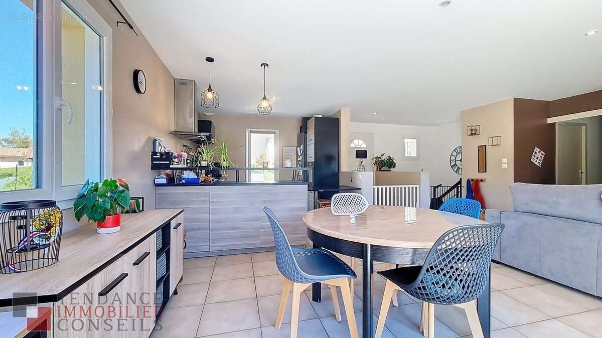 Maison à VAUX-EN-BEAUJOLAIS