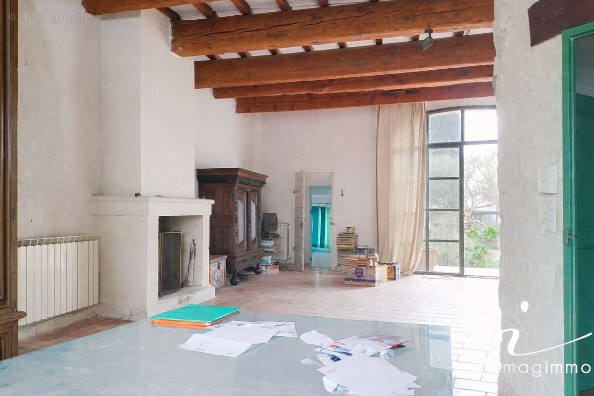 Maison à VIC-LA-GARDIOLE