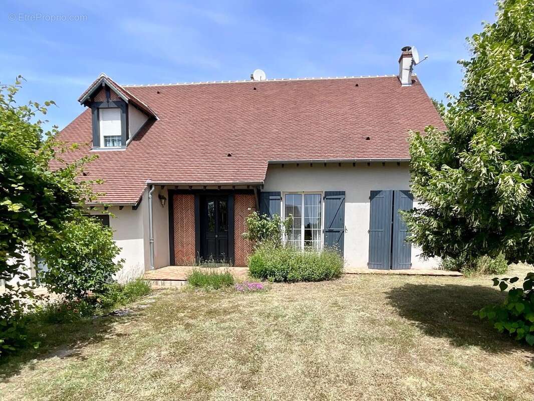 Maison 168 m² à Mehun-Sur-Yevre  - photo 2
