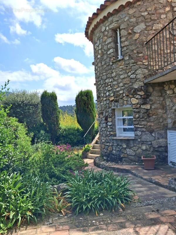 Maison à PLAN-DE-LA-TOUR
