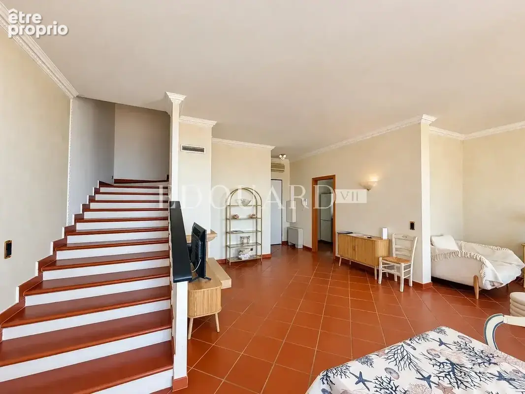 Dans un domaine privé et sécurisé, à vendre villa de prestige avec vue panoramique sur la Principauté de Monaco - photo 30