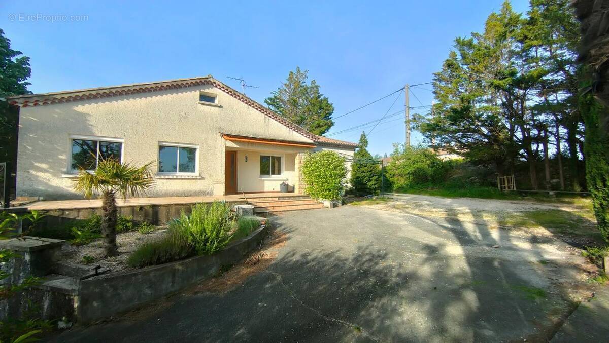 Maison à VILLENEUVE-DE-BERG