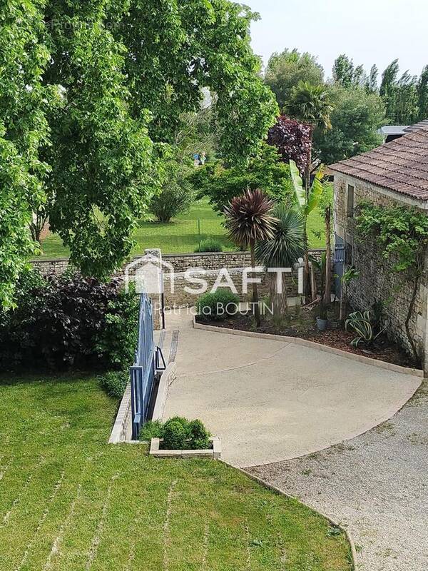 Photo 1 - Maison à SAINT-POMPAIN