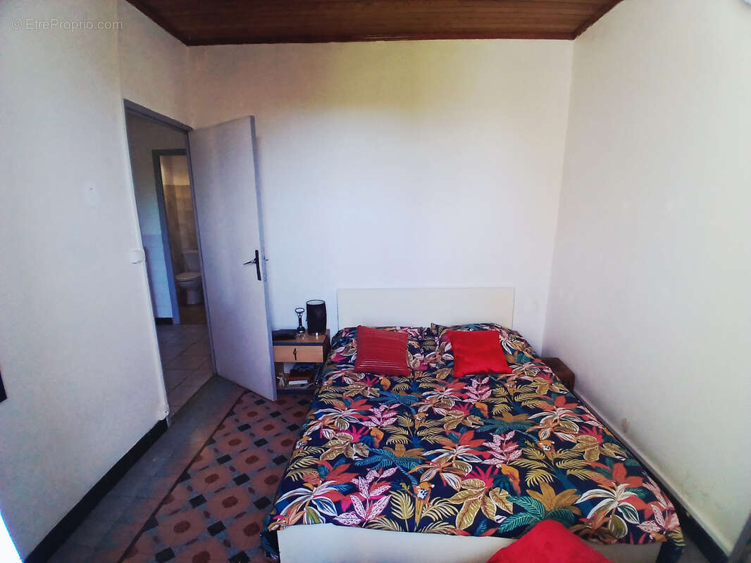 Maison à SAINT-HILAIRE-DE-BRETHMAS