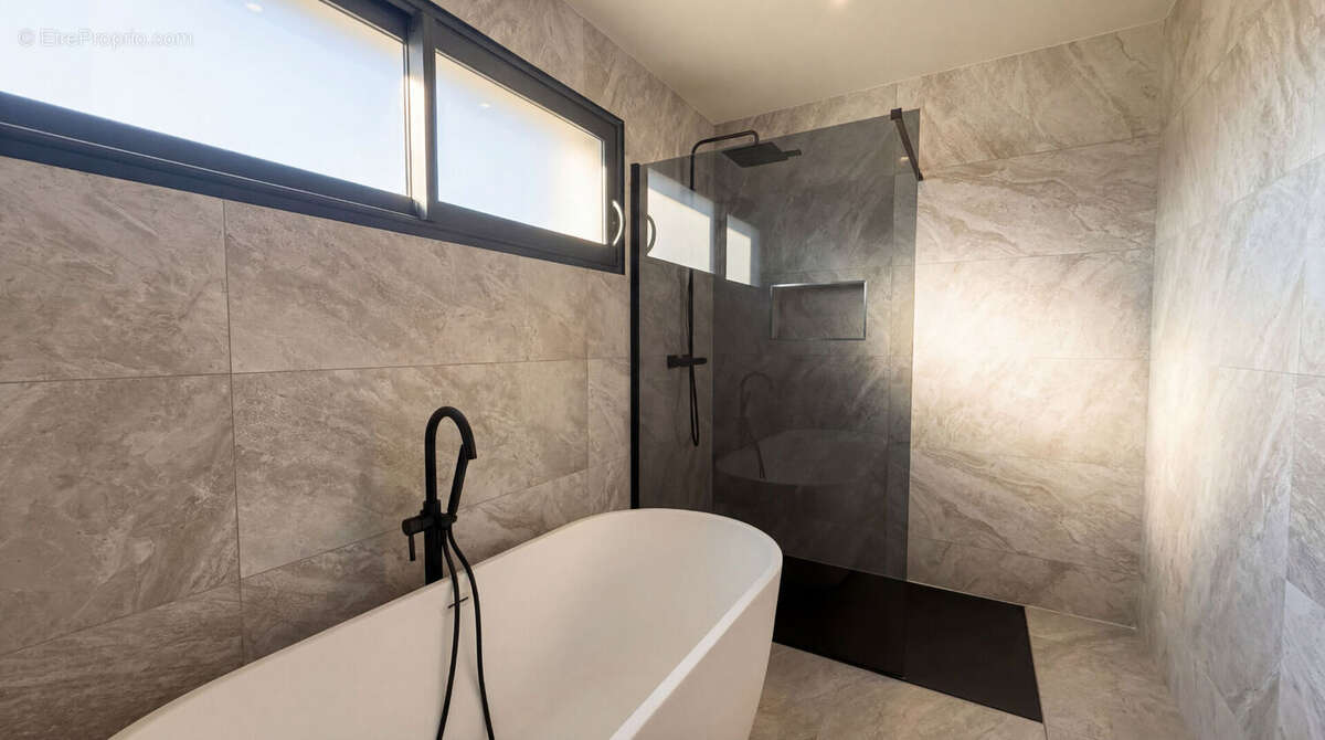 Maison à SAINT-CYR-SUR-LOIRE