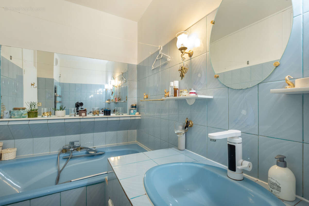 Appartement à COLLONGES-AU-MONT-D'OR