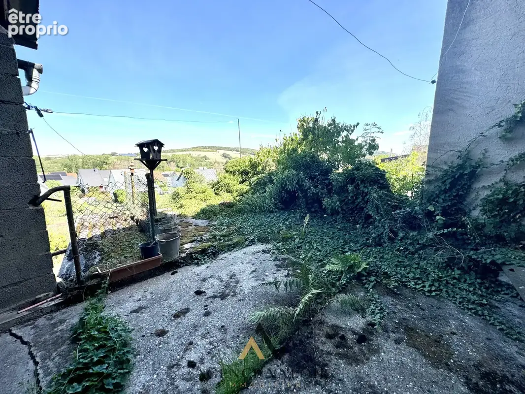 Maison à rénover avec grange, deux garages et une écurie - photo 13