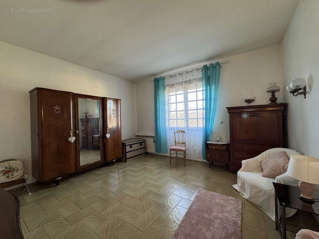 Chambre 4 1er étage - Maison à BEZIERS
