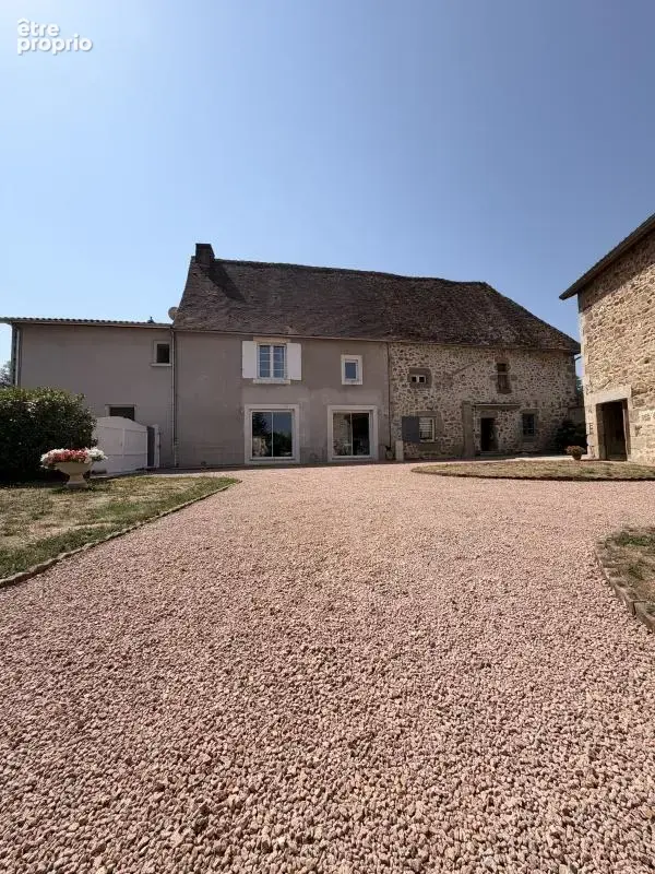 Maison 7 pièces 180 m² à vendre à Piegut-Pluviers (24360) - photo 2