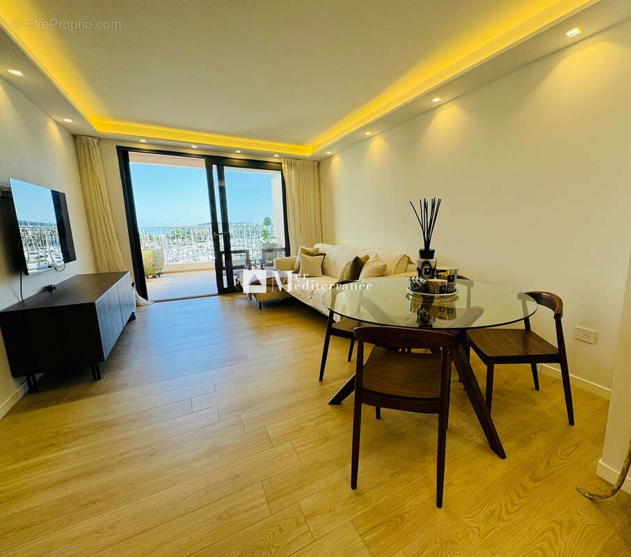 Appartement à COGOLIN