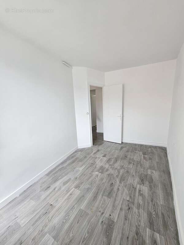 Photo 8 - Appartement à AUBERVILLIERS