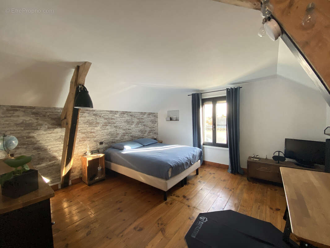 Maison à RUELLE-SUR-TOUVRE