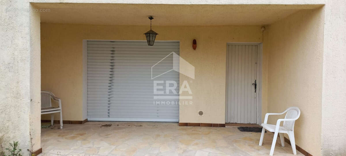 Maison à SIMIANE-COLLONGUE