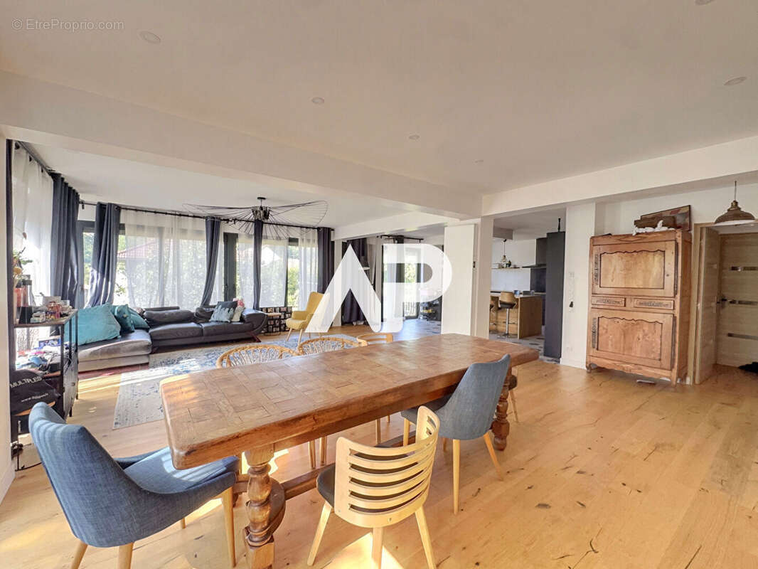 Maison à MONTMORENCY