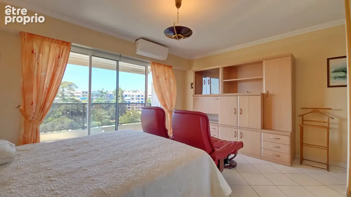 LE CANNET à vendre 4 pièces de 117 m2 avec terrasse et balcon, cave et garage sous-sol - photo 11
