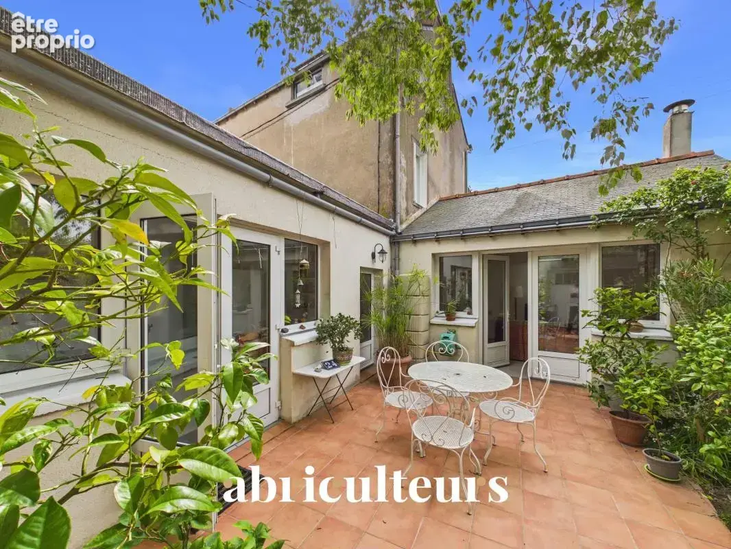Maison familliale - Beau jardin arboré sans vis-à-vis - 5 chambres et 1 bureau  - Garage - Zola - photo 4