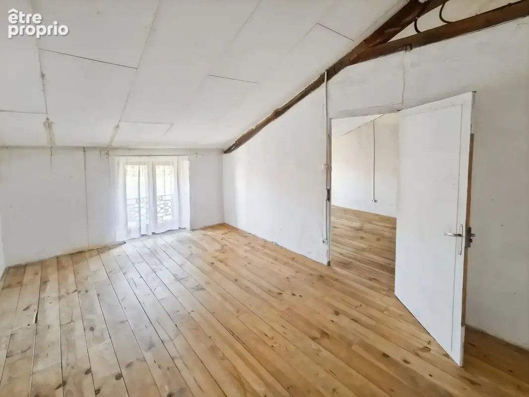 Maison de rue - Immeuble de 205m2 avec cave et jardin à Vic-Fezensac - photo 3
