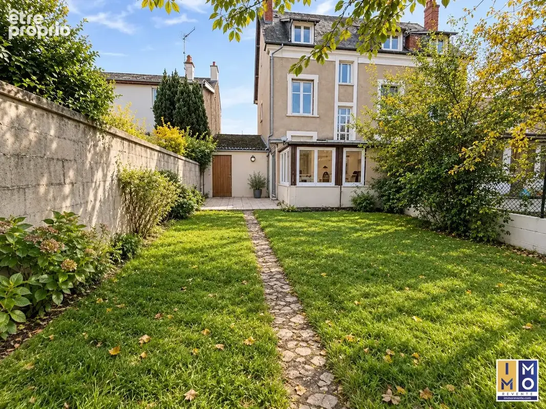 Maison 5 pièces 131 m² à vendre à Avord (18520) - photo 1