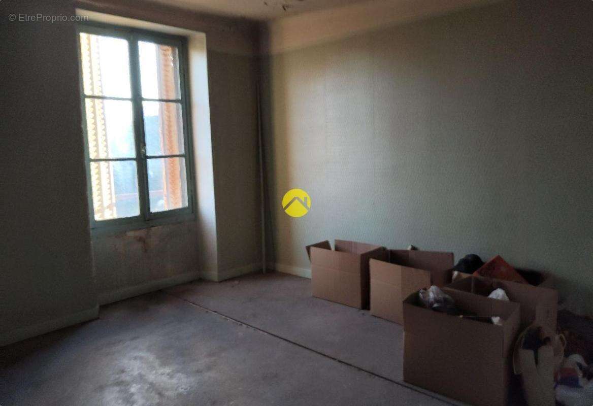 Maison à SAINT-AMAND-MONTROND