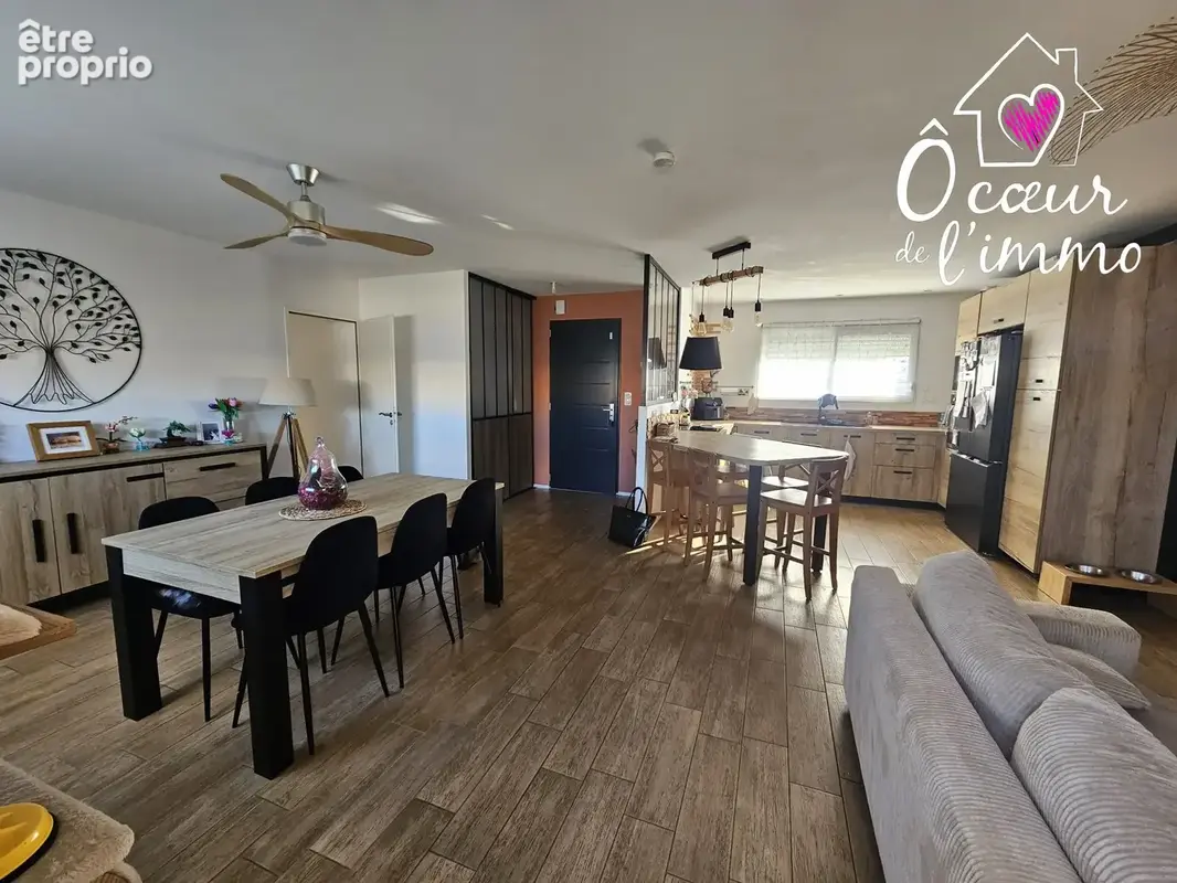 Maison 121 m² à Yzernay  - photo 3