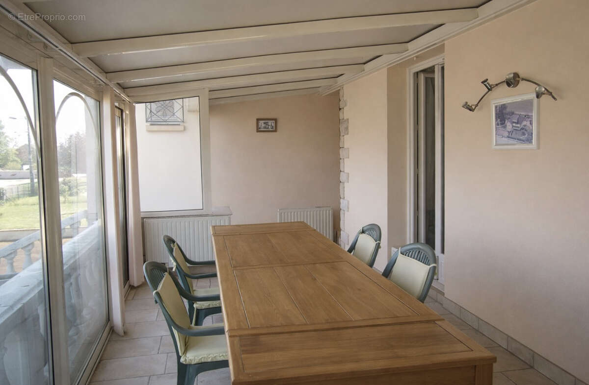 Maison à VARENNES-LE-GRAND