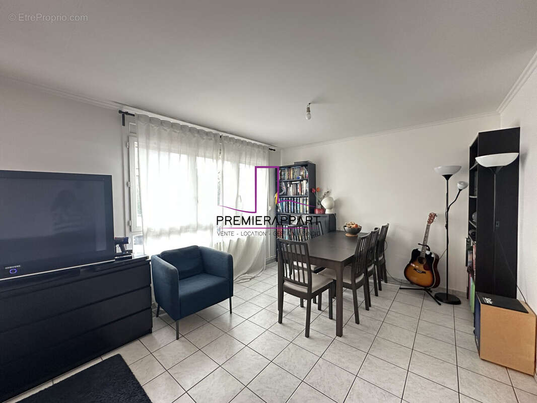 Appartement à SARTROUVILLE