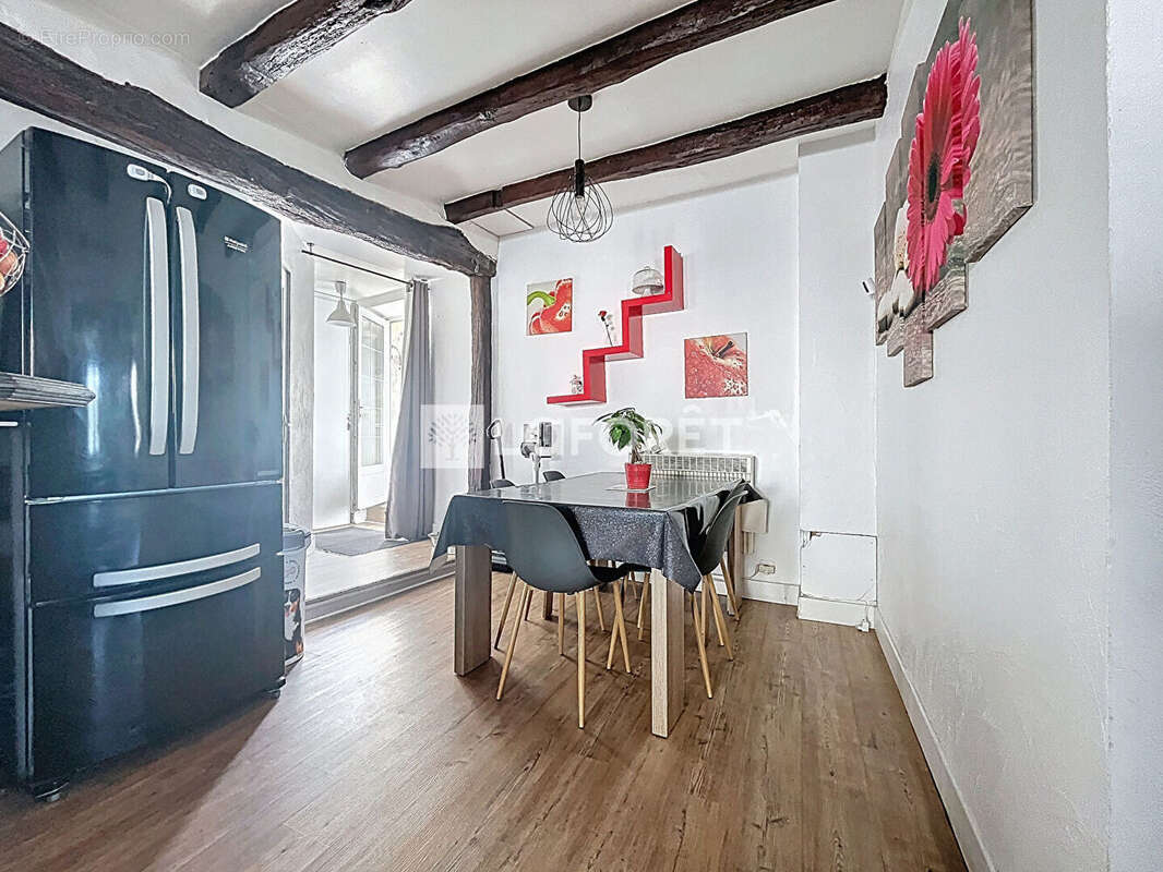 Maison à LE MESNIL-AUBRY