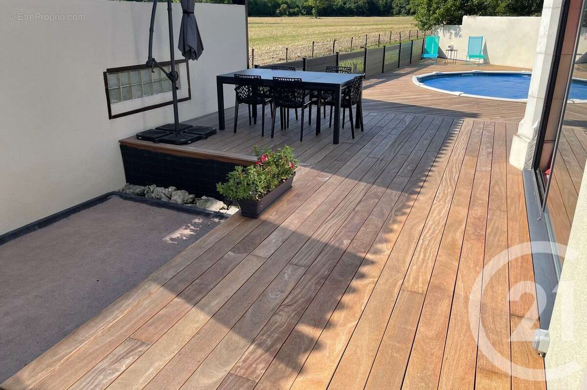 Maison à CHAMPNIERS