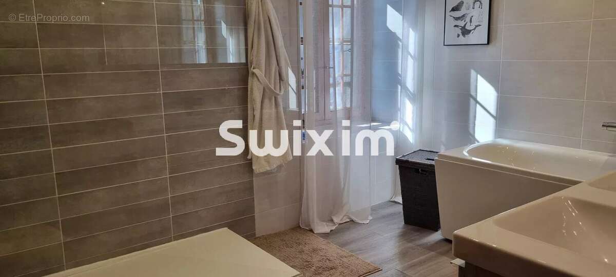 Maison à LONS-LE-SAUNIER