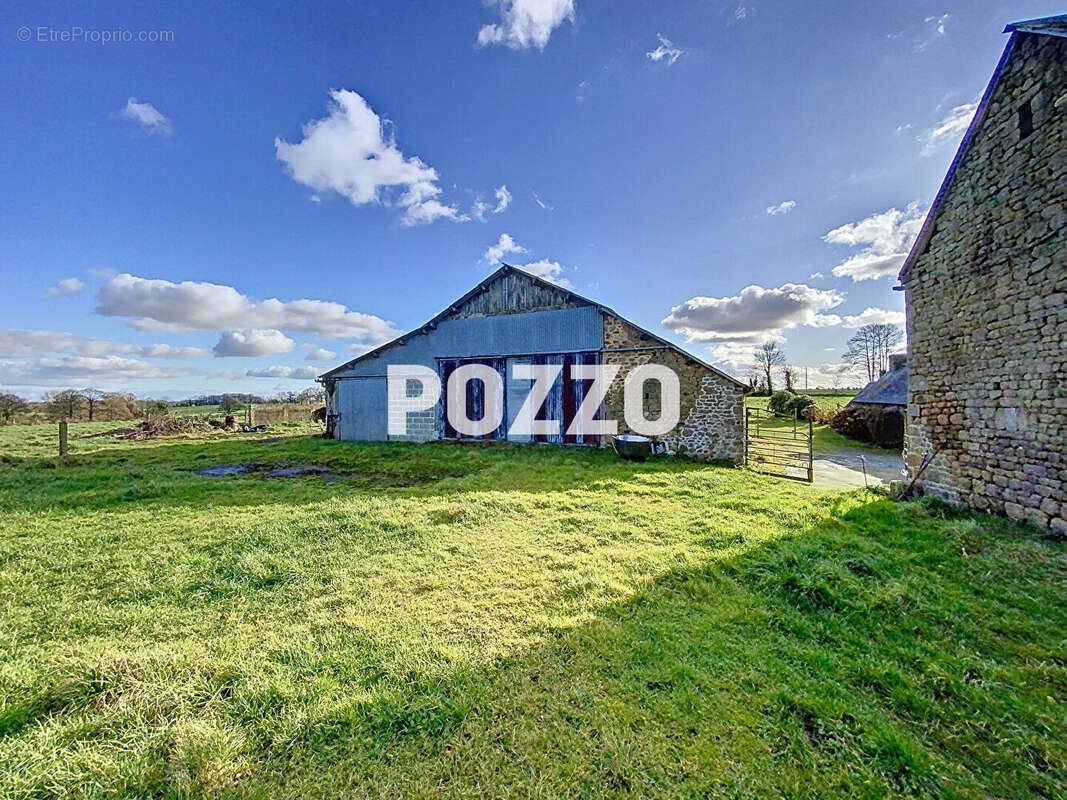 Maison à FOUGEROLLES-DU-PLESSIS