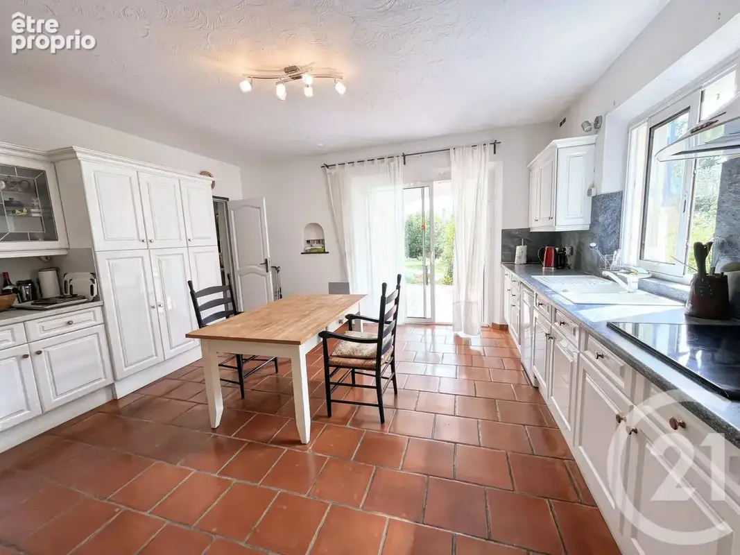 Maison 200 m² à Roquefort-Les-Pins  - photo 9