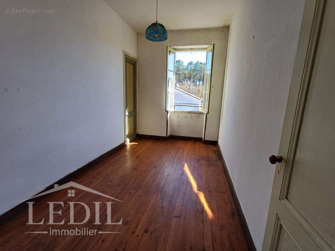 Maison à VILLANDRAUT