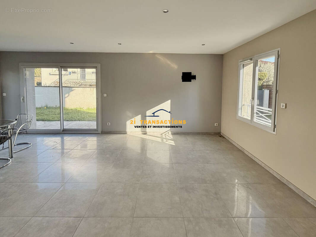 Maison à SAINT-GENIS-LAVAL