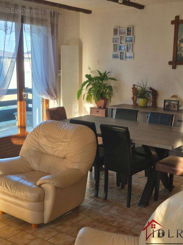 Maison à POULIGNEY-LUSANS