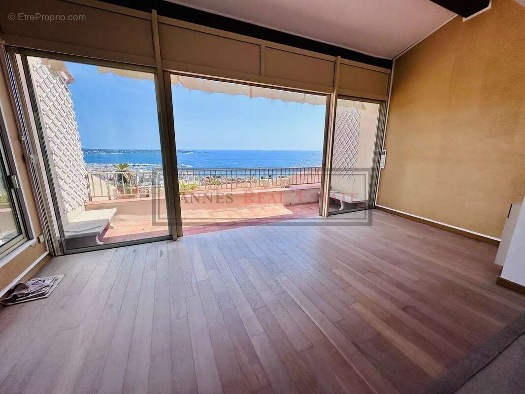 Appartement à CANNES