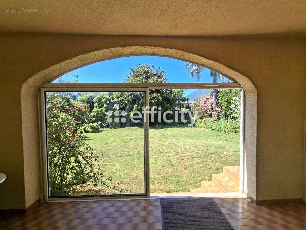 Maison à SANTA-LUCIA-DI-MORIANI
