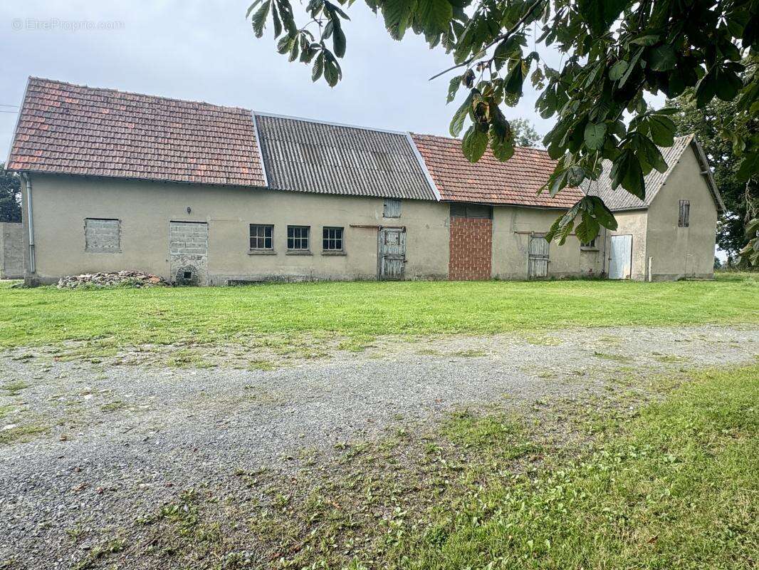 Maison à LE MESNIL-ROUXELIN