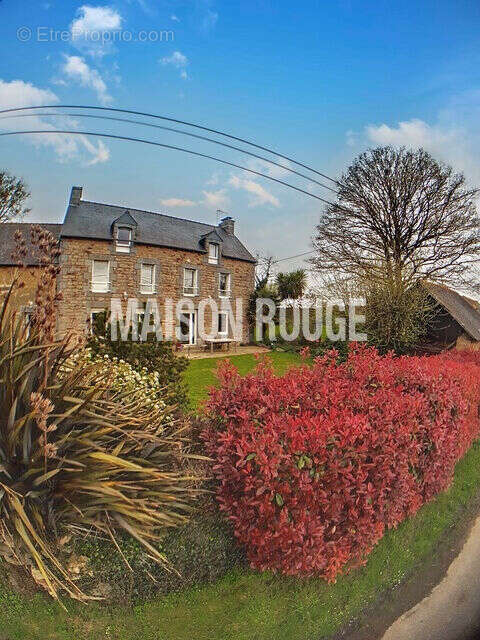 Maison à SAINT-VRAN