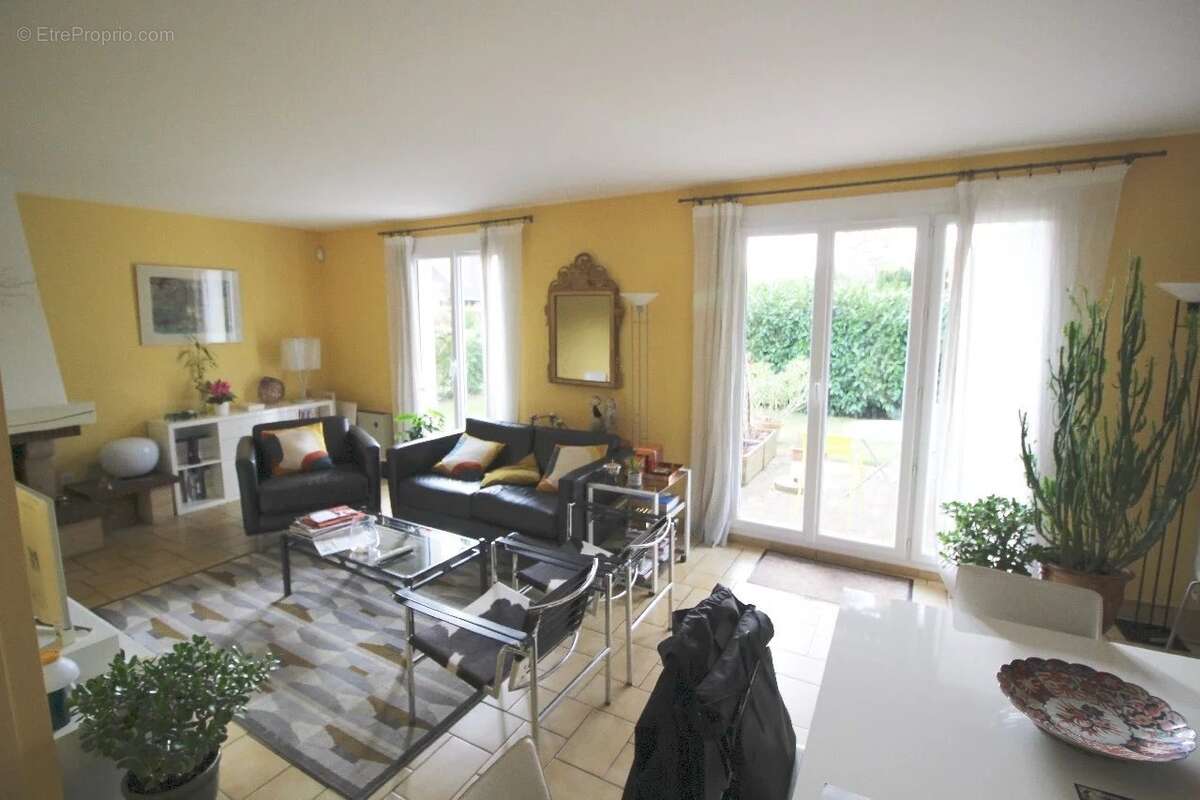 Maison à OZOIR-LA-FERRIERE