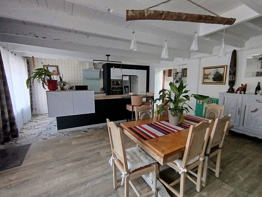 Maison à COMMANA