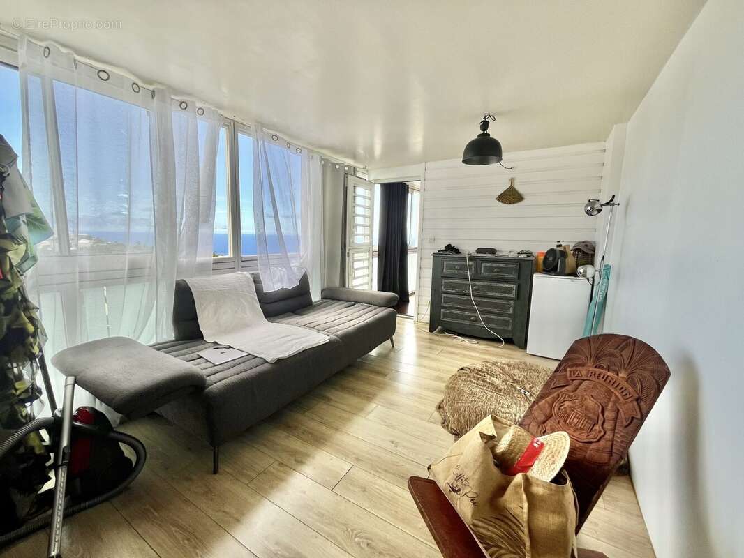 Appartement à LES AVIRONS