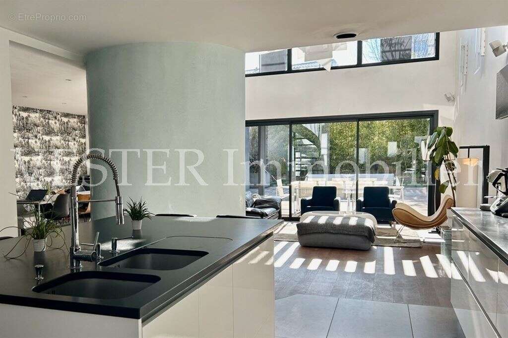 Maison d'architecte 260m² 9 pièces - garage - piscine - photo 4