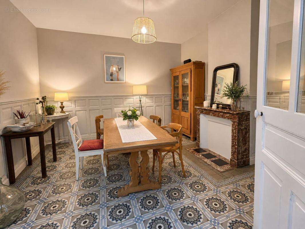 Maison de caractère avec cour intérieure, dépendances et jardin – Tillé - photo 3